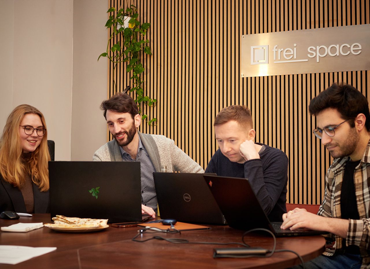 freispace-Team bei der Arbeit