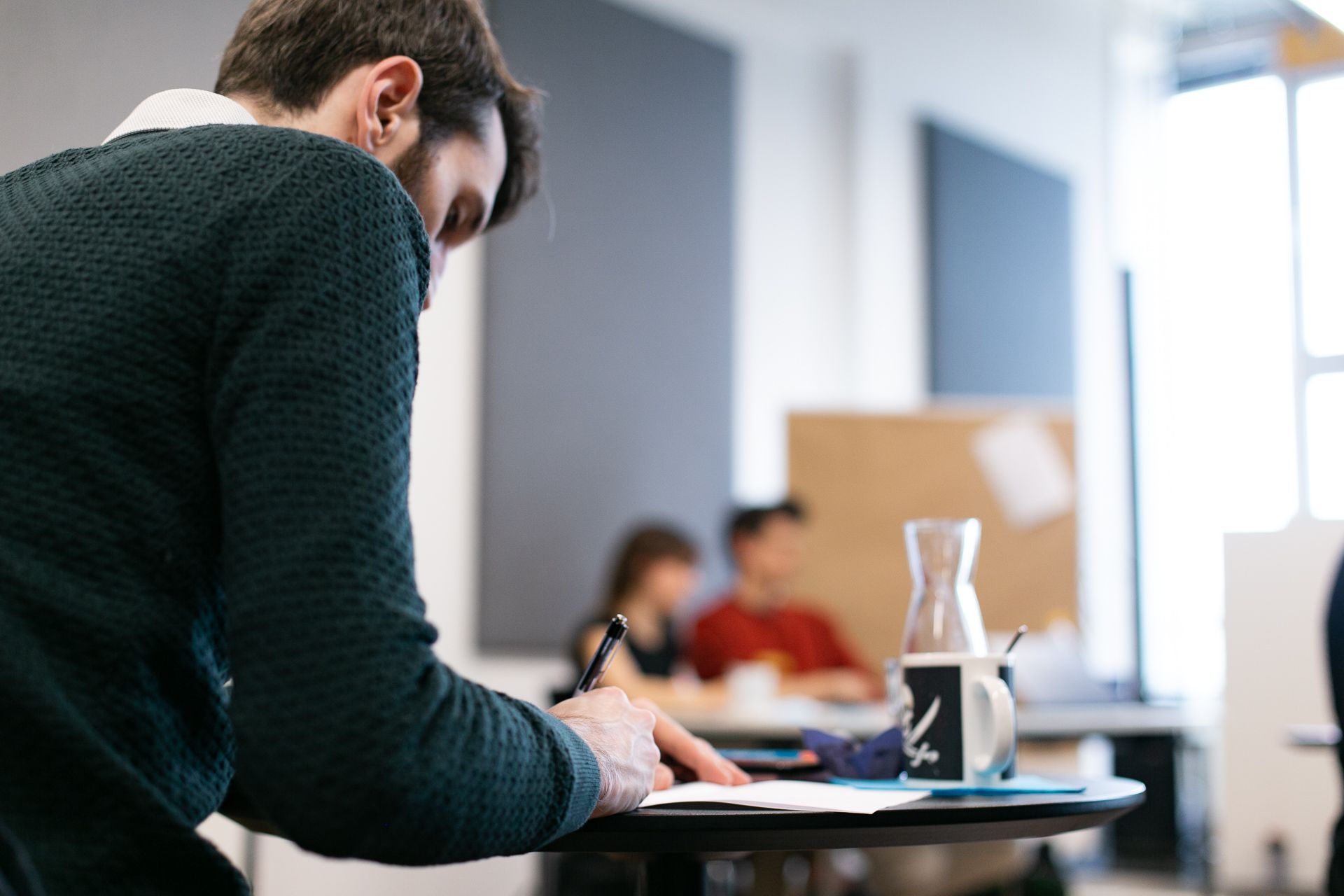 freispace Team bei der Arbeit an der Scheduling-Software